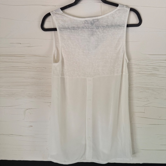 NWT! Anthropologie | Sanctuary  | Size Small | White V-Neck Button Back Blouse - Picture 4 of 8